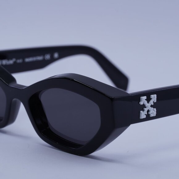 Off-White OERI144 HILO 1007 Cat Eye Sunglasses – Black/Grey - Picture 4 of 10